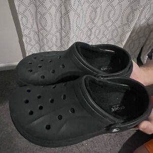 Black Lined Crocs- UNISEX M9 W11